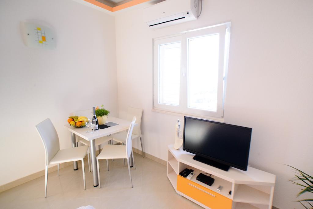 Lara Apartments Makarska Bilik gambar