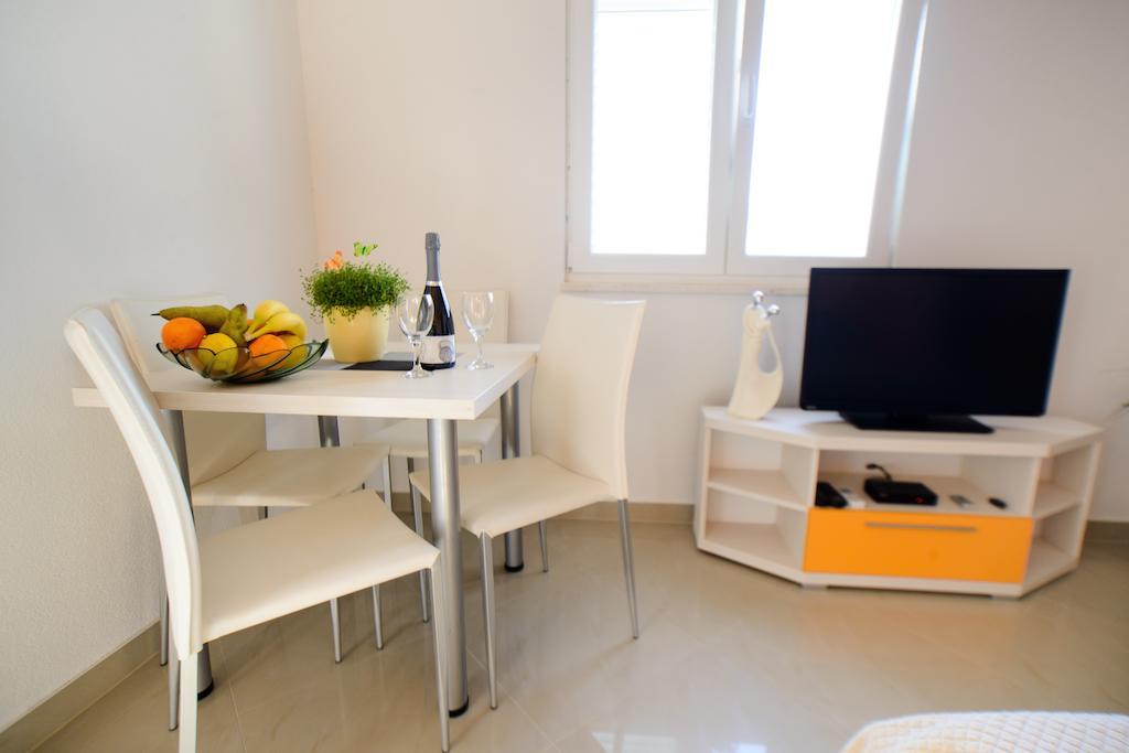 Lara Apartments Makarska Bilik gambar